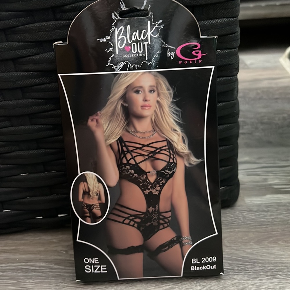 Black out collection lingerie